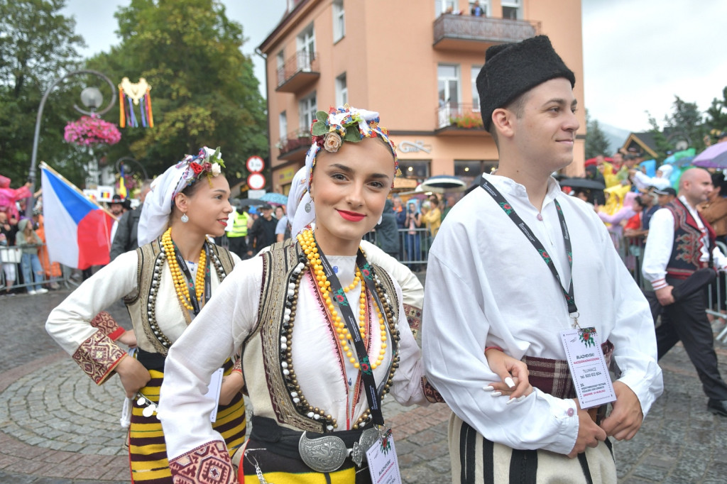 Barwny korowód festiwalowy