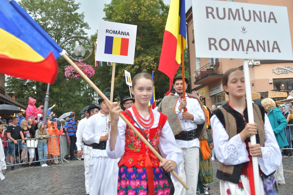 Barwny korowód festiwalowy