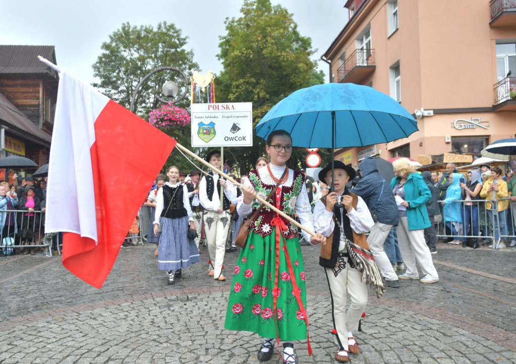 Barwny korowód festiwalowy