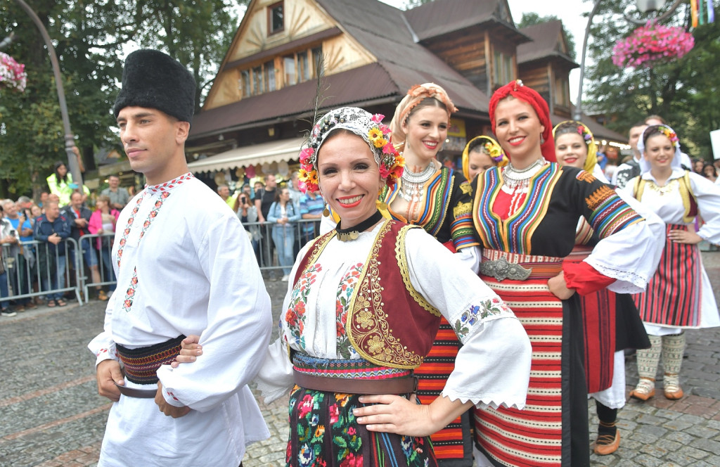 Barwny korowód festiwalowy