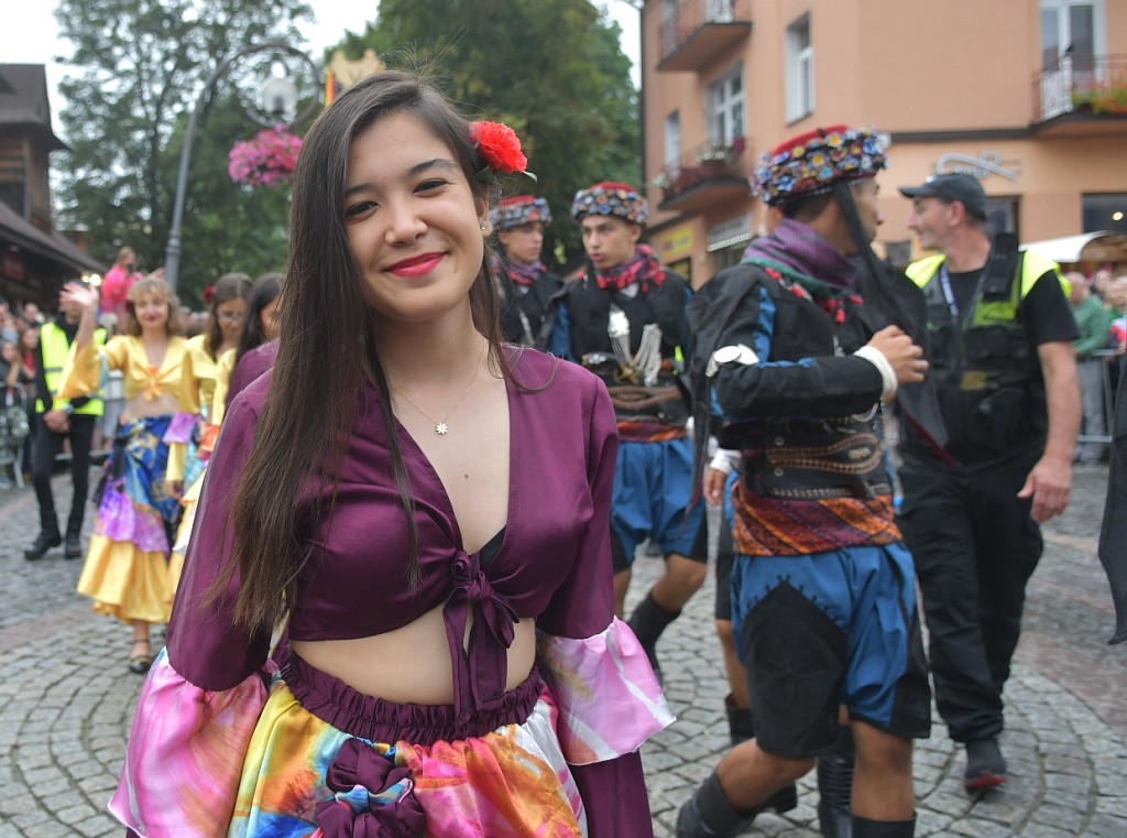 Barwny korowód festiwalowy