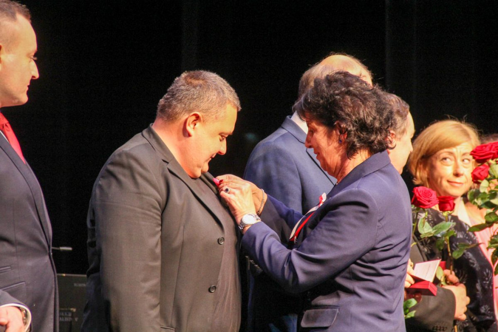 Medale i odznaczenia z okazji Święta Niepodległości. Kto odbiera tytuł ambasadora?