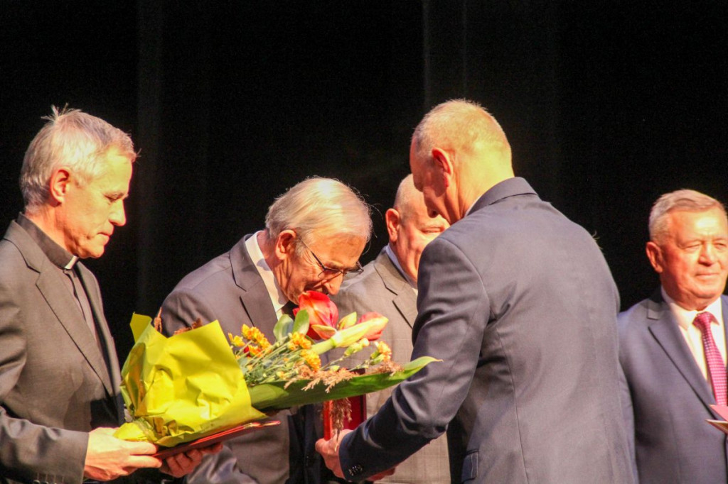 Medale i odznaczenia z okazji Święta Niepodległości. Kto odbiera tytuł ambasadora?