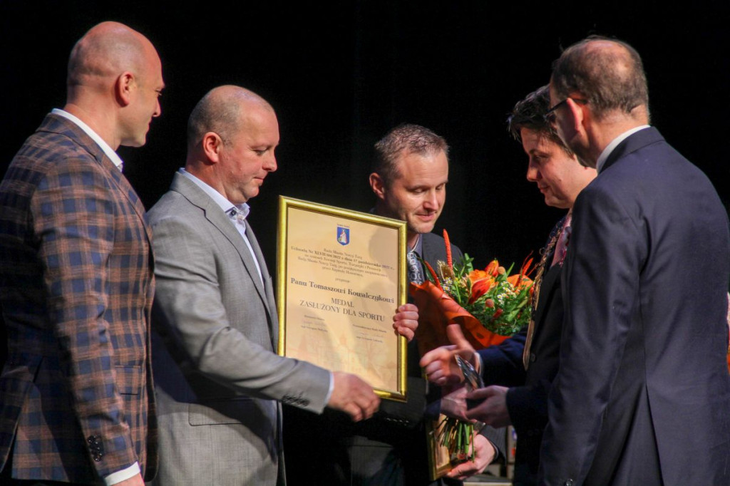 Medale i odznaczenia z okazji Święta Niepodległości. Kto odbiera tytuł ambasadora?