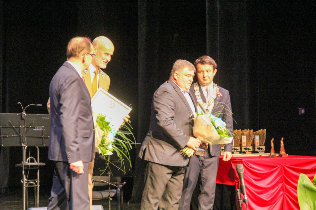 Medale i odznaczenia z okazji Święta Niepodległości. Kto odbiera tytuł ambasadora?