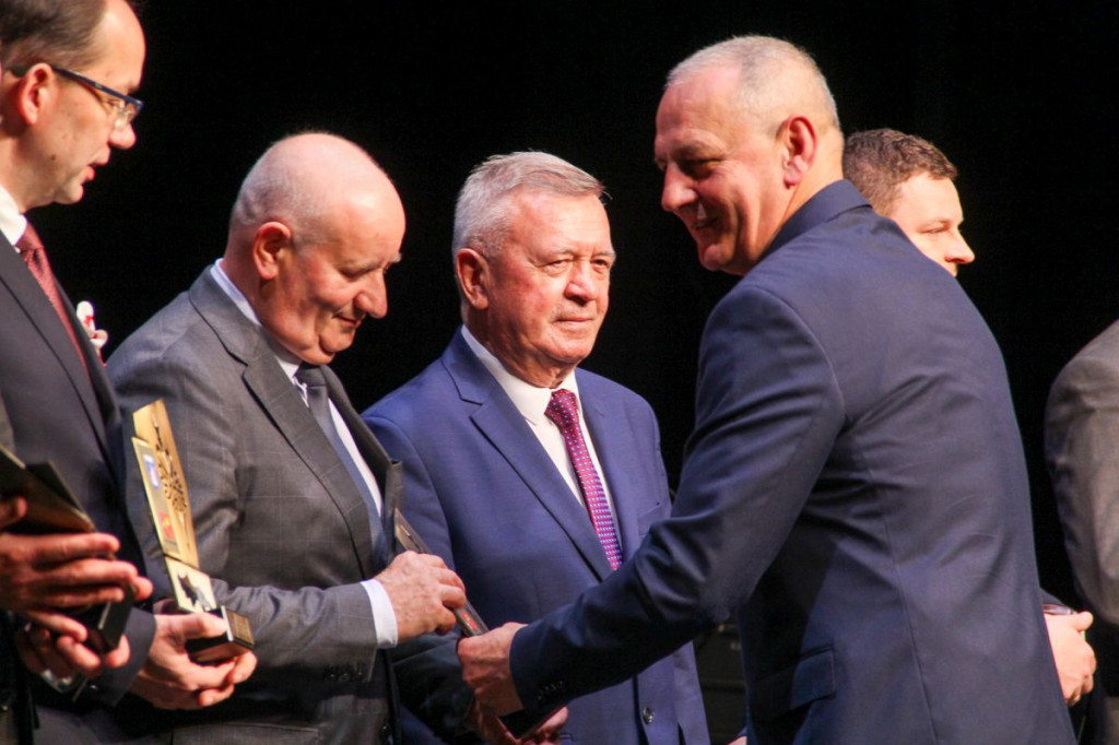 Medale i odznaczenia z okazji Święta Niepodległości. Kto odbiera tytuł ambasadora?