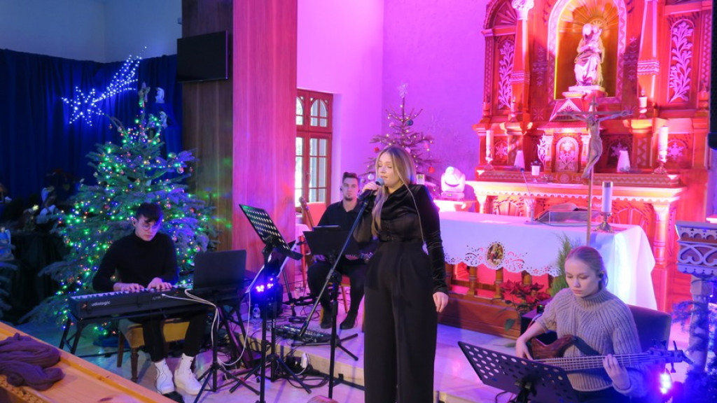 Ania Byrcyn z zespołem w "Księżówce"