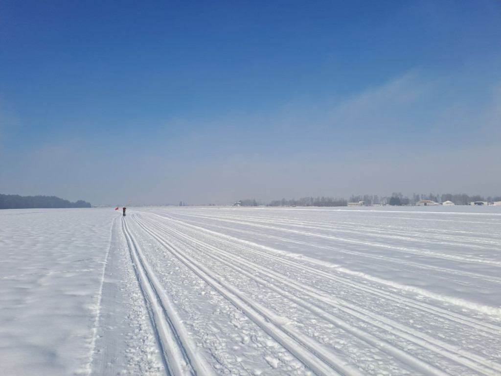 Na biegówkach dookoła nowotarskiego lotniska