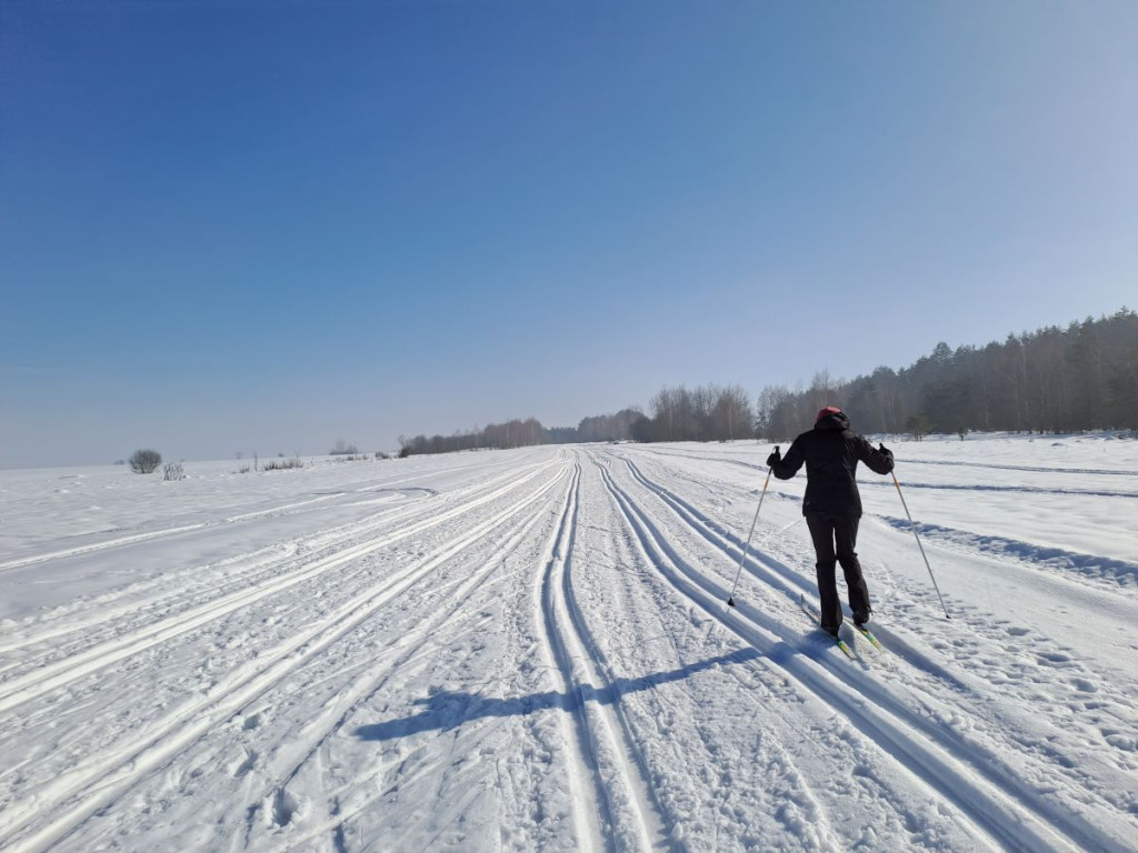 Na biegówkach dookoła nowotarskiego lotniska
