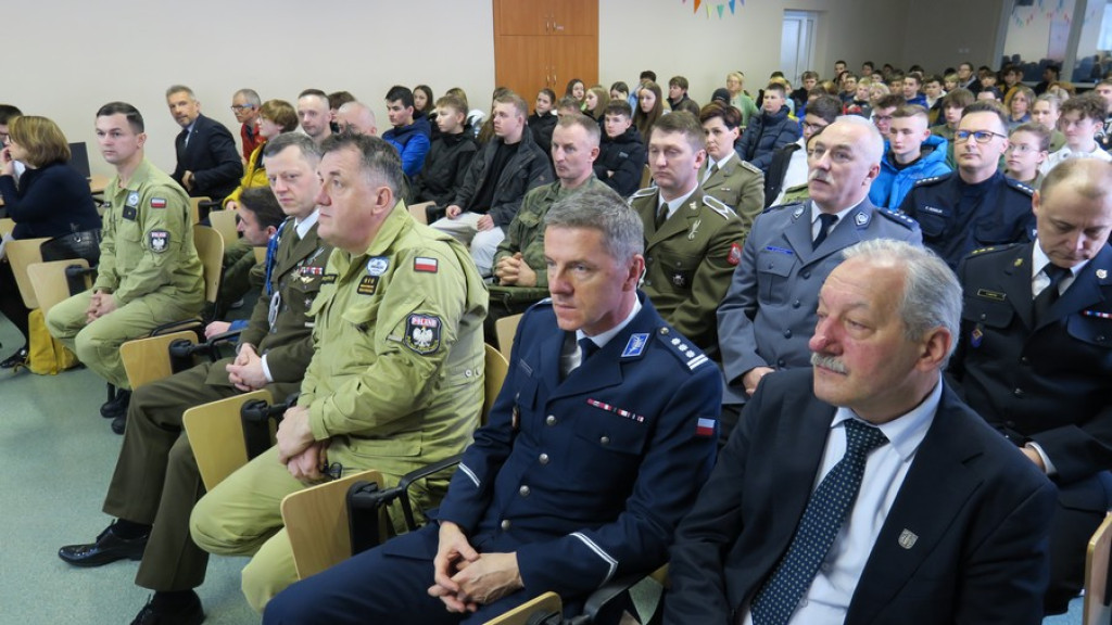 Dla ciebie zginął żołnierz, strażak, policjant, a dla mnie tata
