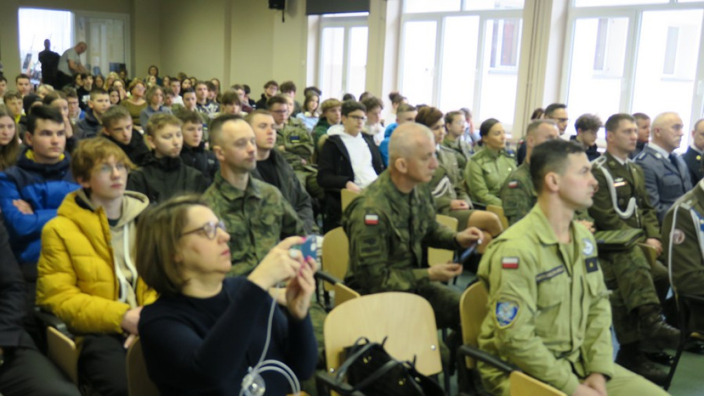 Dla ciebie zginął żołnierz, strażak, policjant, a dla mnie tata