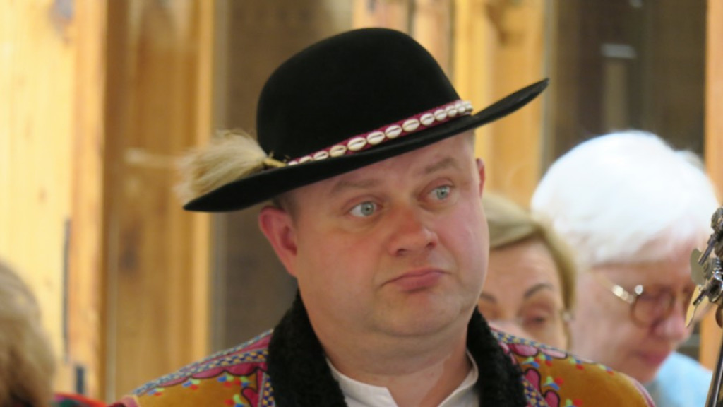 Smyczkiem i pędzlem Władysława Trebuni-Tutki