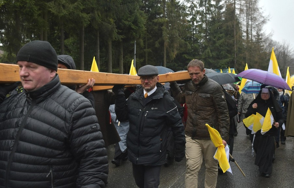 Marsz w obronie świętego Jana Pawła II w Zakopanem