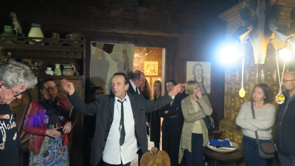 Ślad błękitu w Czerni