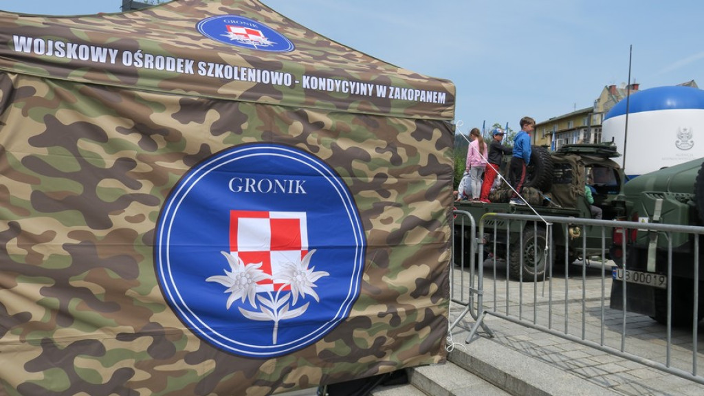 Maszerują na Placu Niepodległości