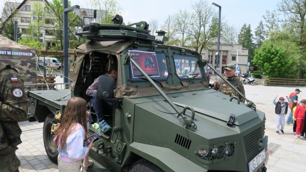 Maszerują na Placu Niepodległości
