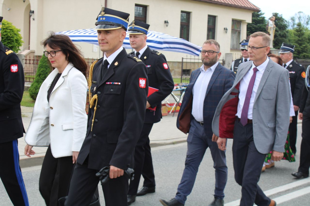 Strażacka radość z nowego wozu