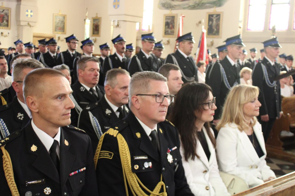 Strażacka radość z nowego wozu