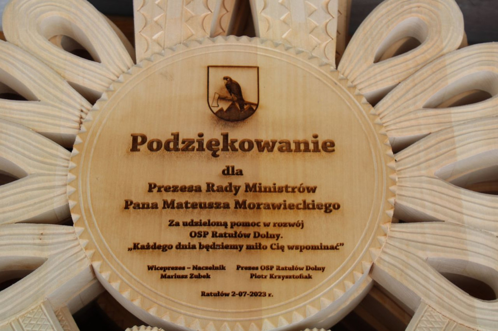 Strażacka radość z nowego wozu
