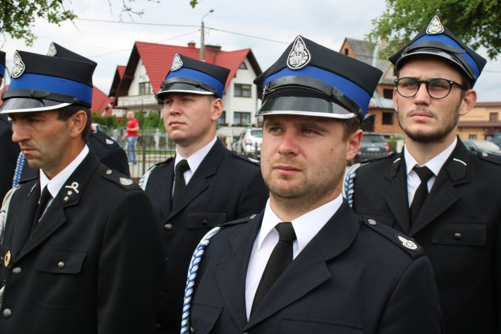 Strażacka radość z nowego wozu