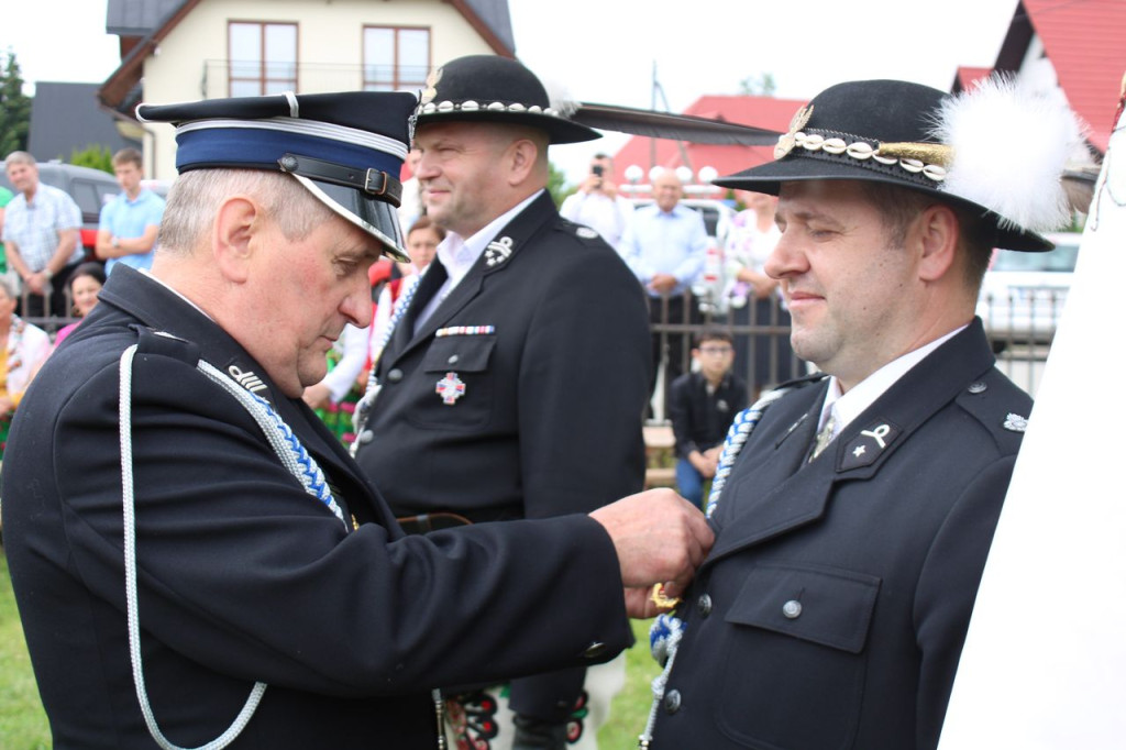 Strażacka radość z nowego wozu