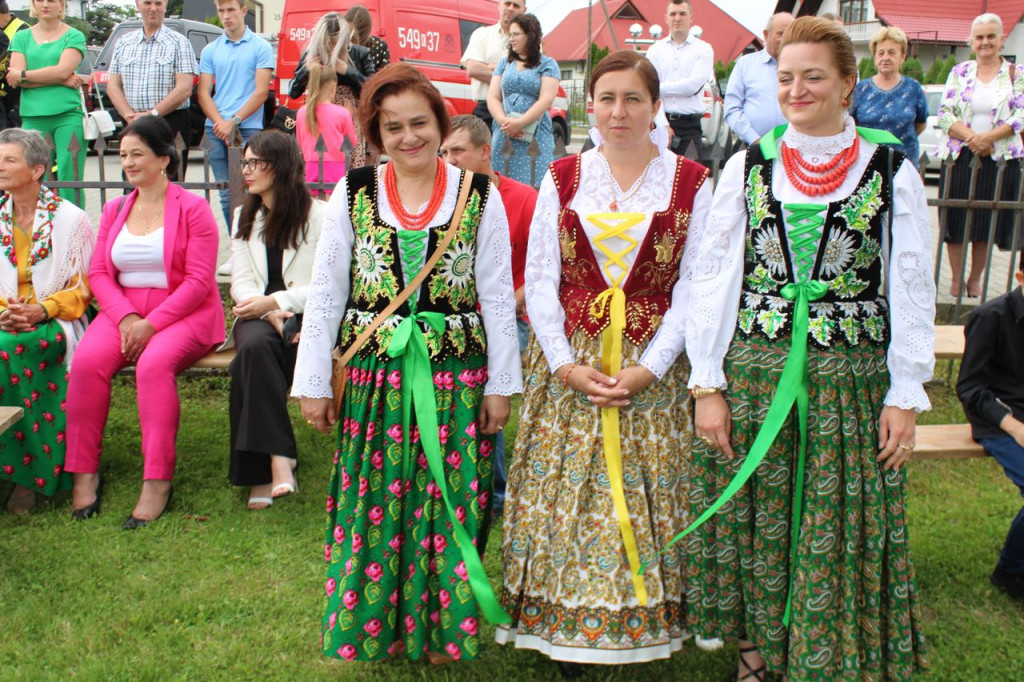 Strażacka radość z nowego wozu