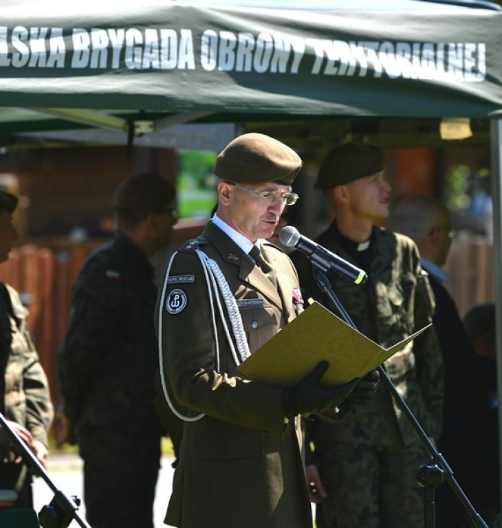 Wojskowe ślubowanie na Równi Krupowej