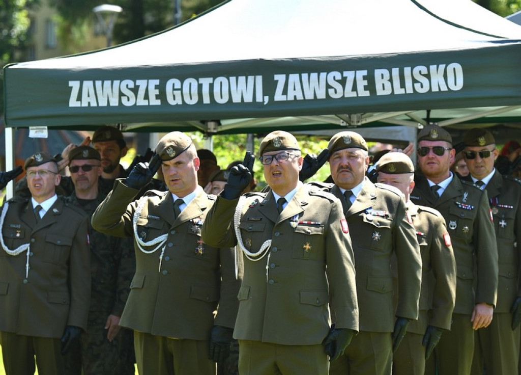 Wojskowe ślubowanie na Równi Krupowej