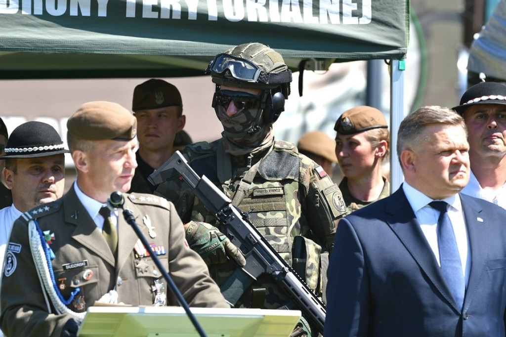 Wojskowe ślubowanie na Równi Krupowej