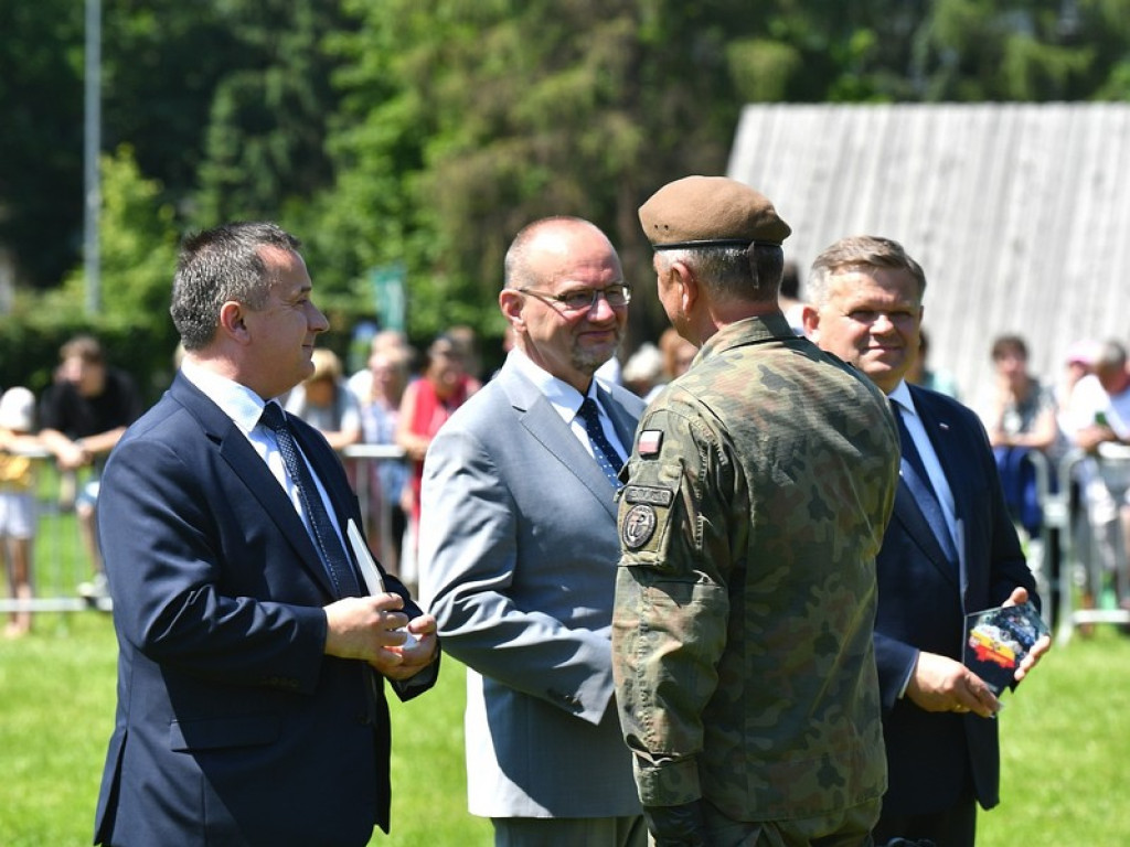 Wojskowe ślubowanie na Równi Krupowej