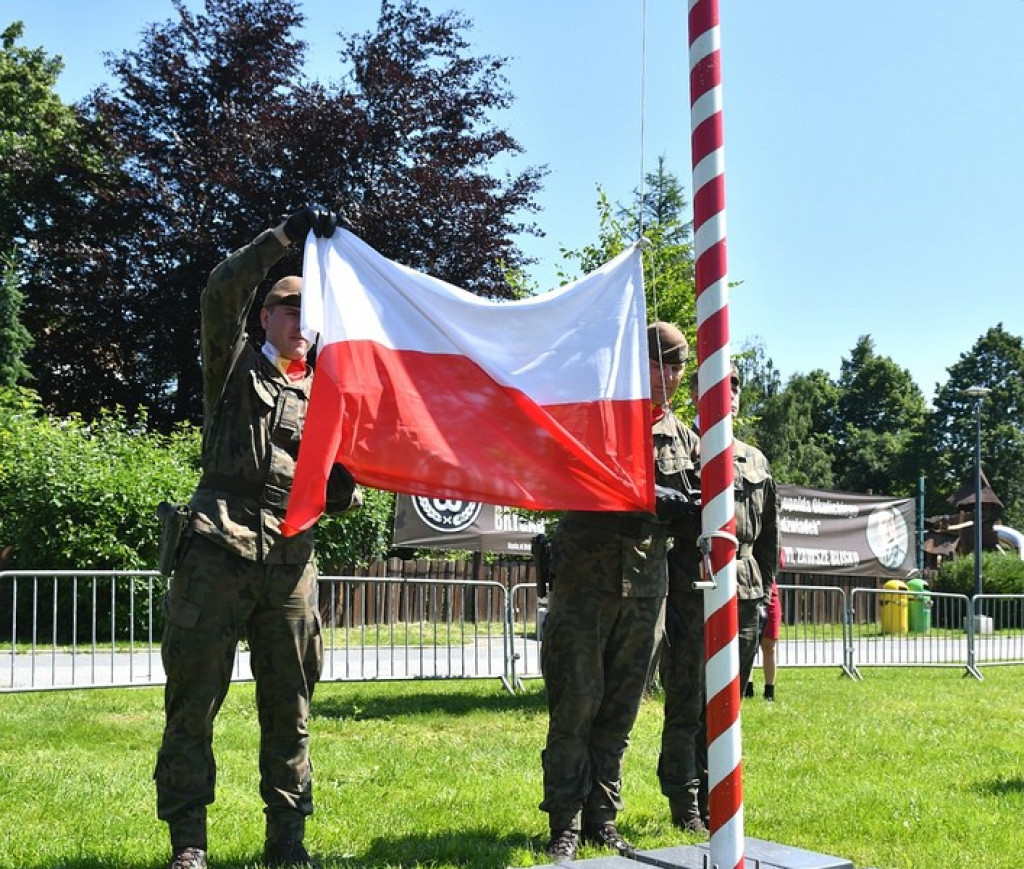 Wojskowe ślubowanie na Równi Krupowej