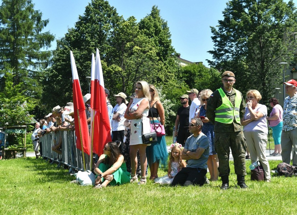 Wojskowe ślubowanie na Równi Krupowej