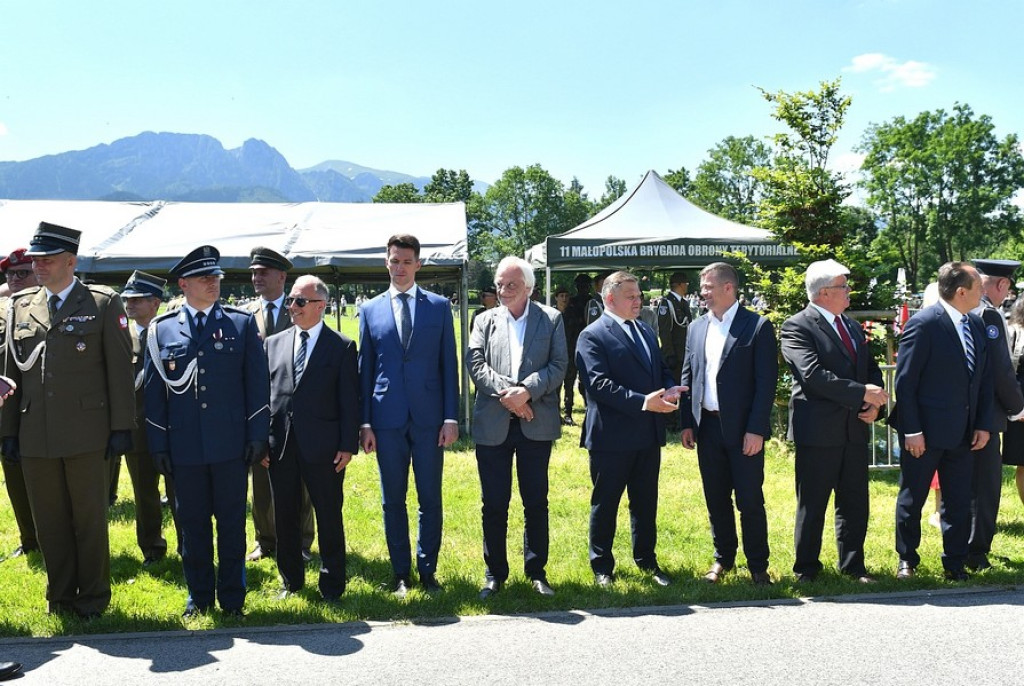Wojskowe ślubowanie na Równi Krupowej