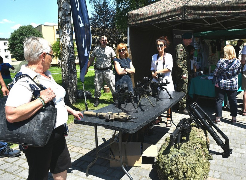 Wojskowe ślubowanie na Równi Krupowej