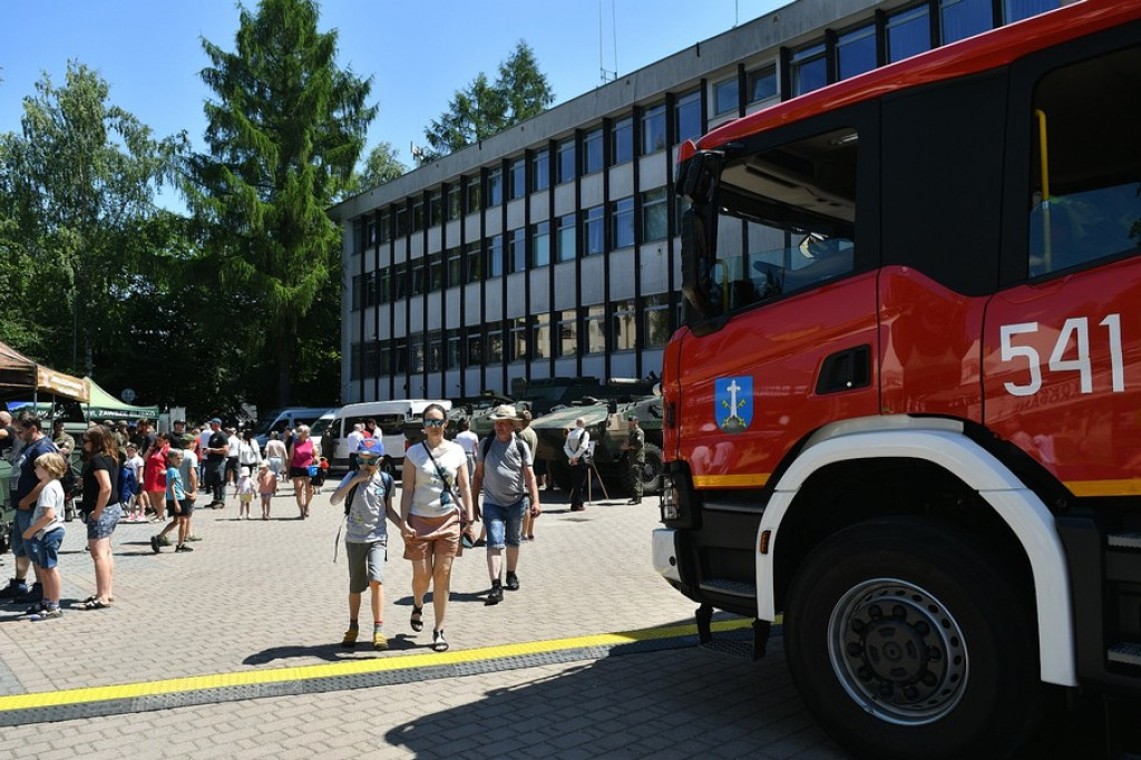 Wojskowe ślubowanie na Równi Krupowej