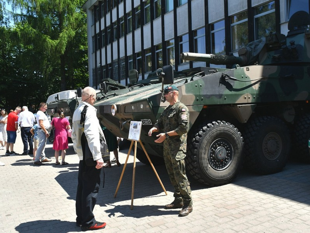 Wojskowe ślubowanie na Równi Krupowej