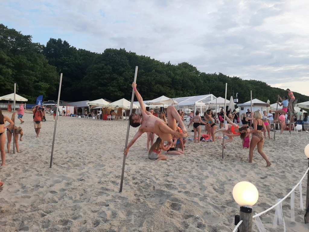 Podhalańskie tancerki nad Bałtykiem