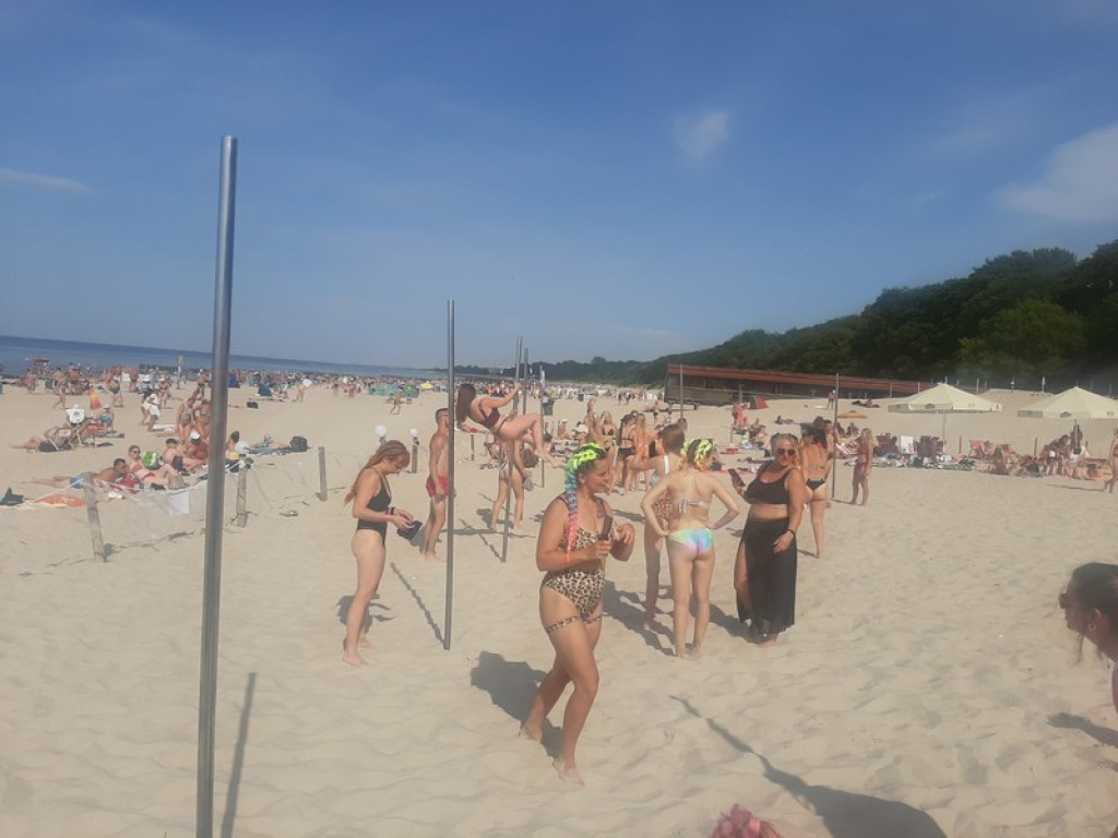 Podhalańskie tancerki nad Bałtykiem