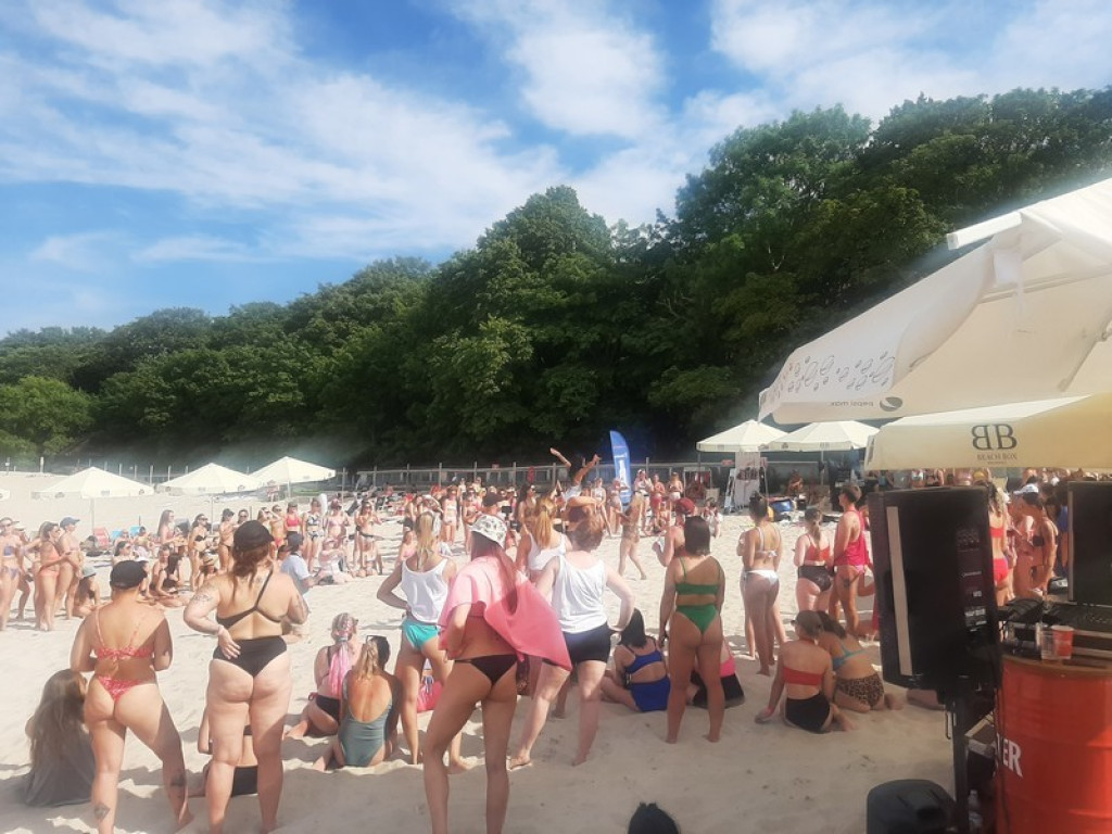 Podhalańskie tancerki nad Bałtykiem