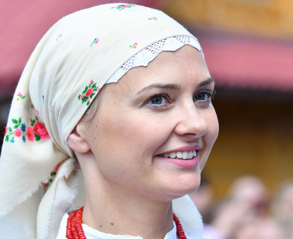 Korowód na rozpoczęcie Międzynarodowego Festiwalu Folkloru Ziem Górskich