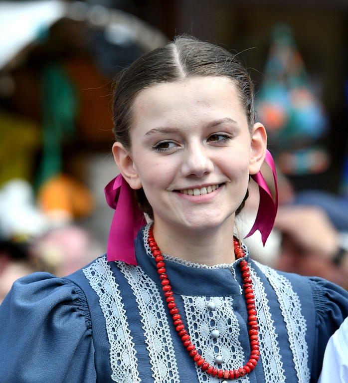 Korowód na rozpoczęcie Międzynarodowego Festiwalu Folkloru Ziem Górskich