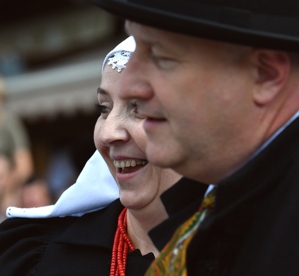 Korowód na rozpoczęcie Międzynarodowego Festiwalu Folkloru Ziem Górskich