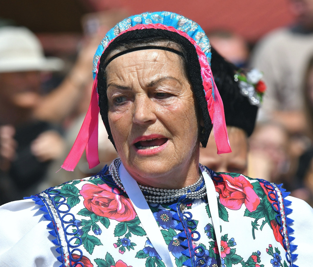 Korowód na rozpoczęcie Międzynarodowego Festiwalu Folkloru Ziem Górskich