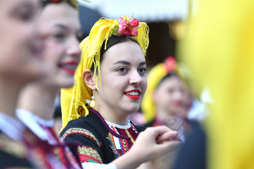 Korowód na rozpoczęcie Międzynarodowego Festiwalu Folkloru Ziem Górskich