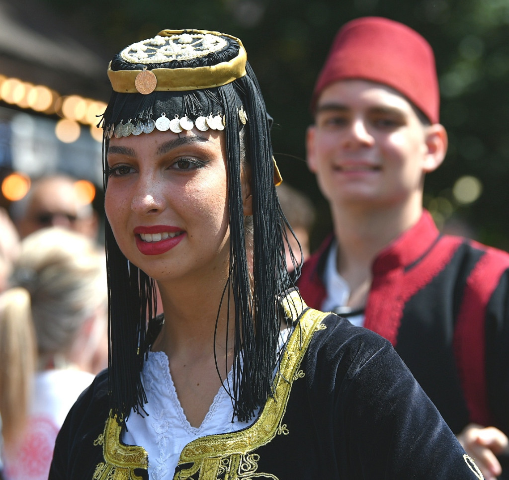 Korowód na rozpoczęcie Międzynarodowego Festiwalu Folkloru Ziem Górskich