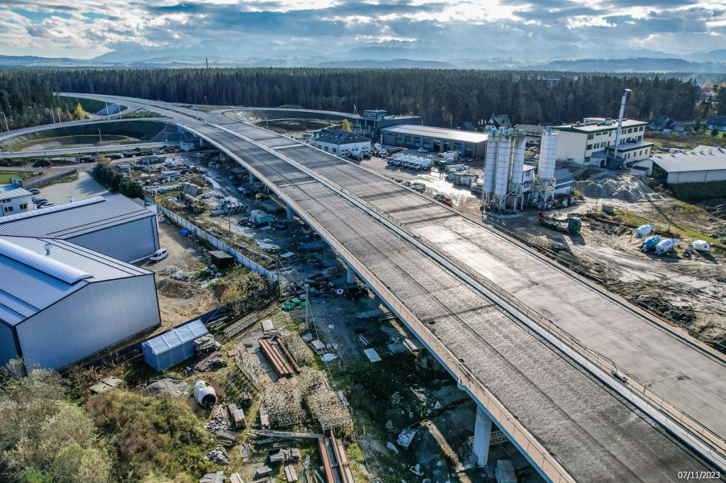 Budowa nowej zakopianki. Inwestycja widziana z lotu ptaka robi wrażenie!