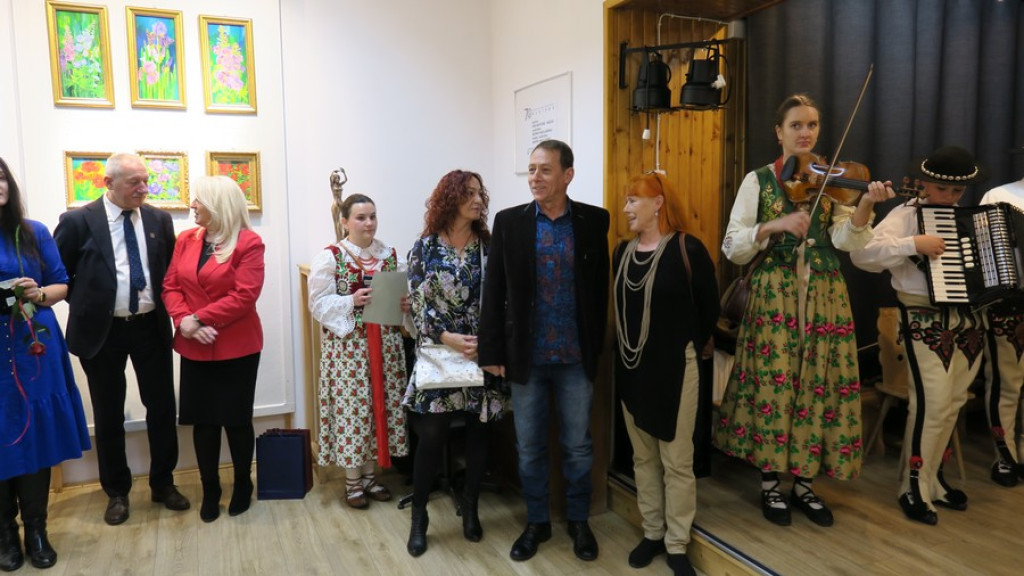 Rzeźba, obraz i tkanina w "Jutrzence"