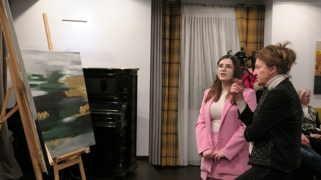 Obrazy Natalii Kuropki w "Kmicicu"