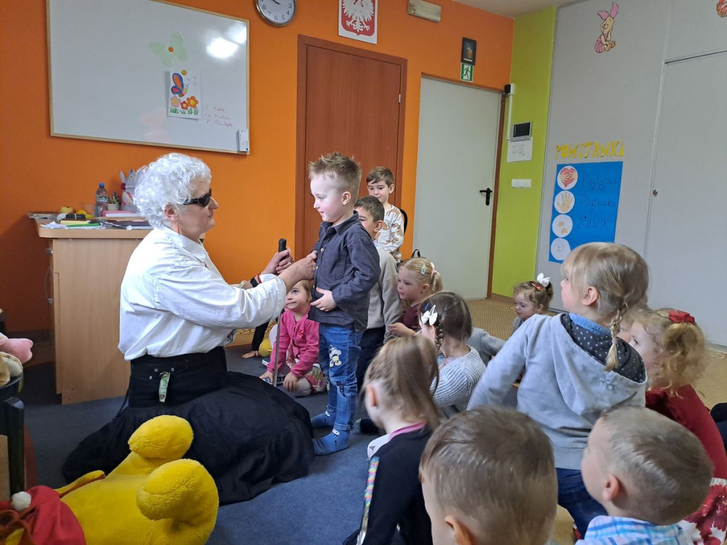 Świat, w którym nie widać nic czyli Barbara Sowińska w przedszkolu