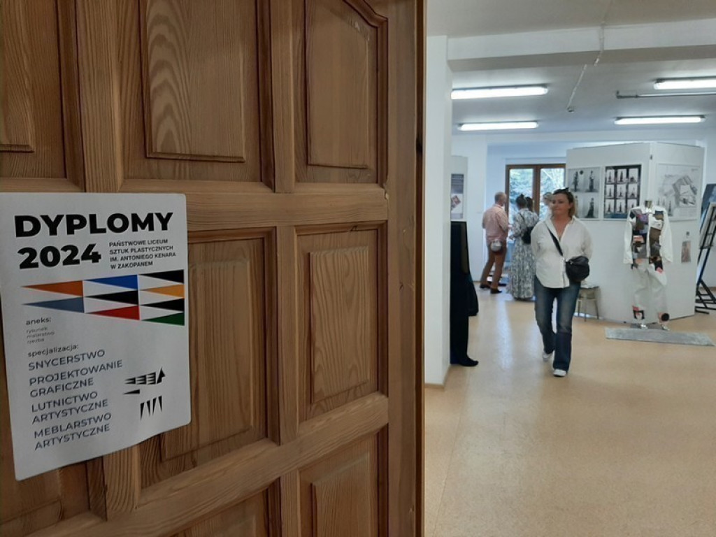 Dyplomowa wystawę w Szkole Kenara
